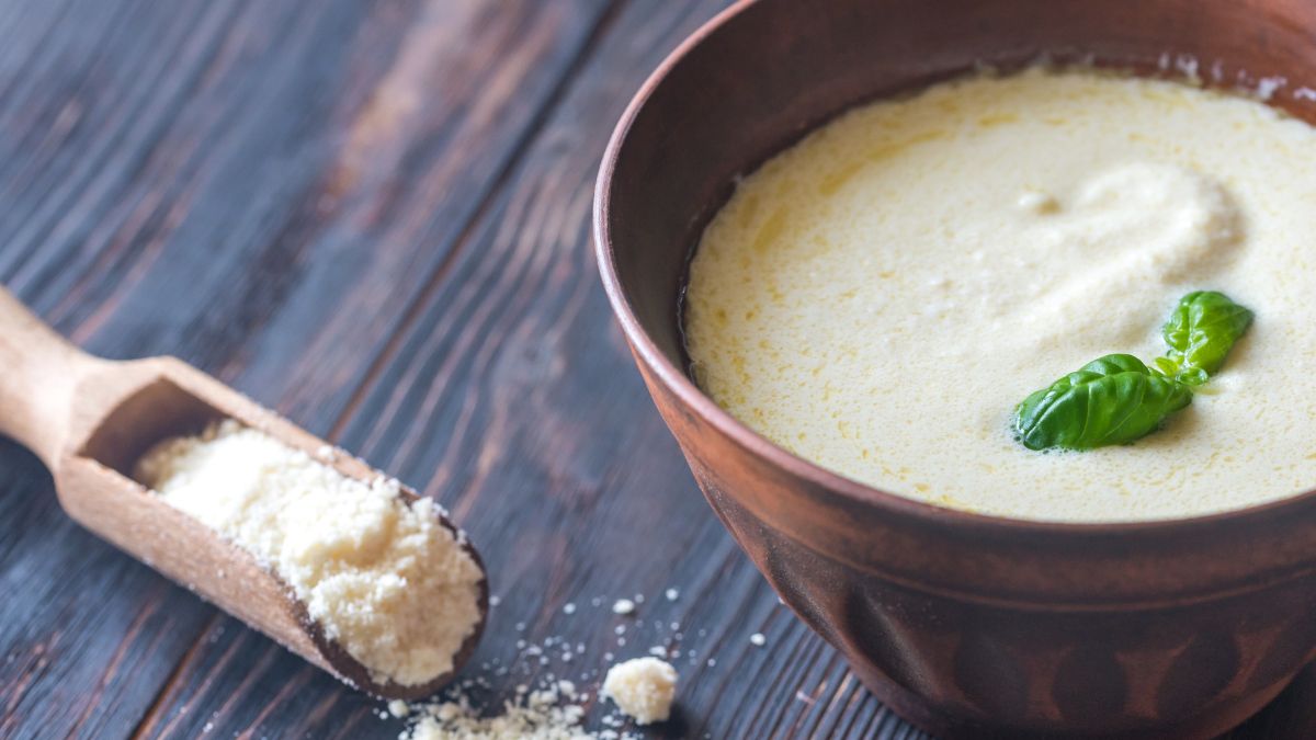 Sour Cream Substitutes in Alfredo Sauce