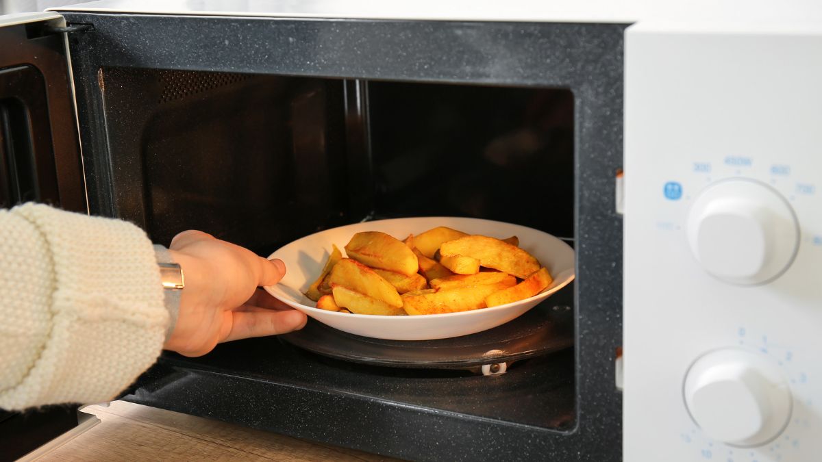 How to Reheat Popeyes Fries