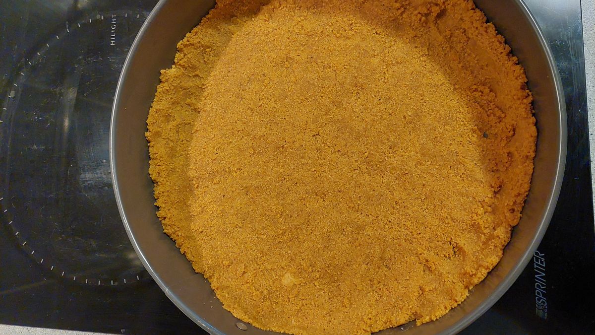 Philadelphia Eggnog Cheesecake with Gingersnap Crust 