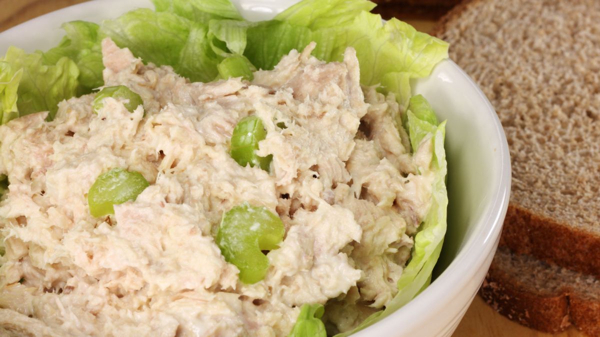 Tuna with Hummus