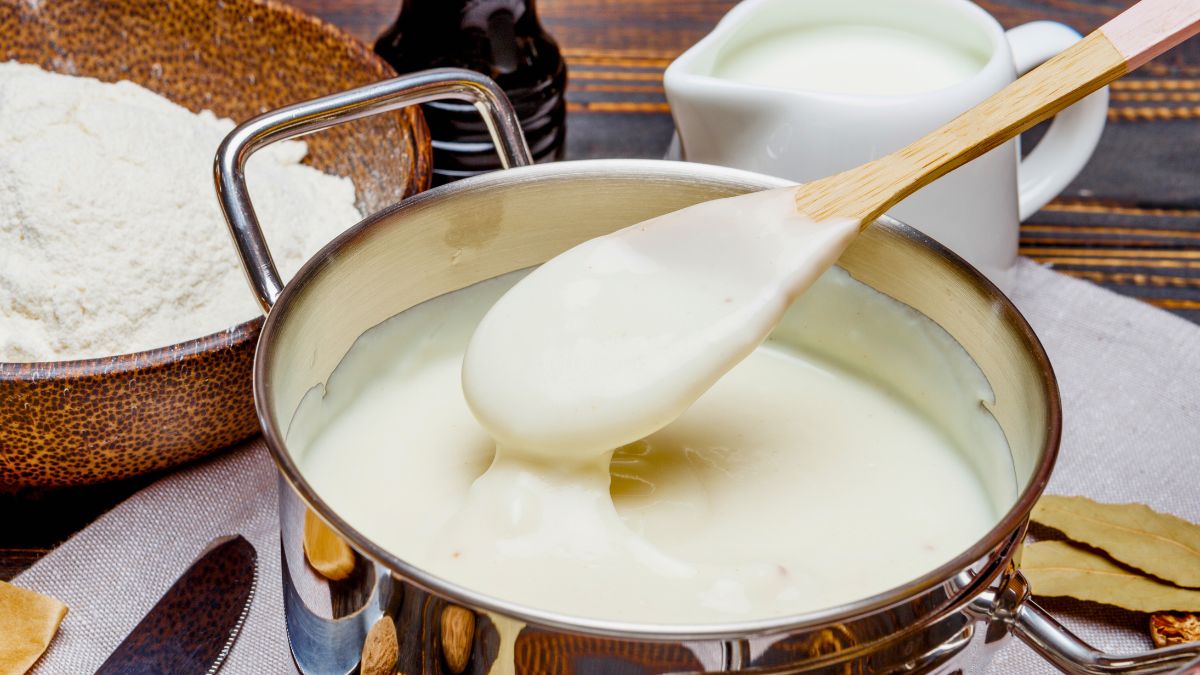 béchamel sauce with too much butter being fixed by adding flour and milk