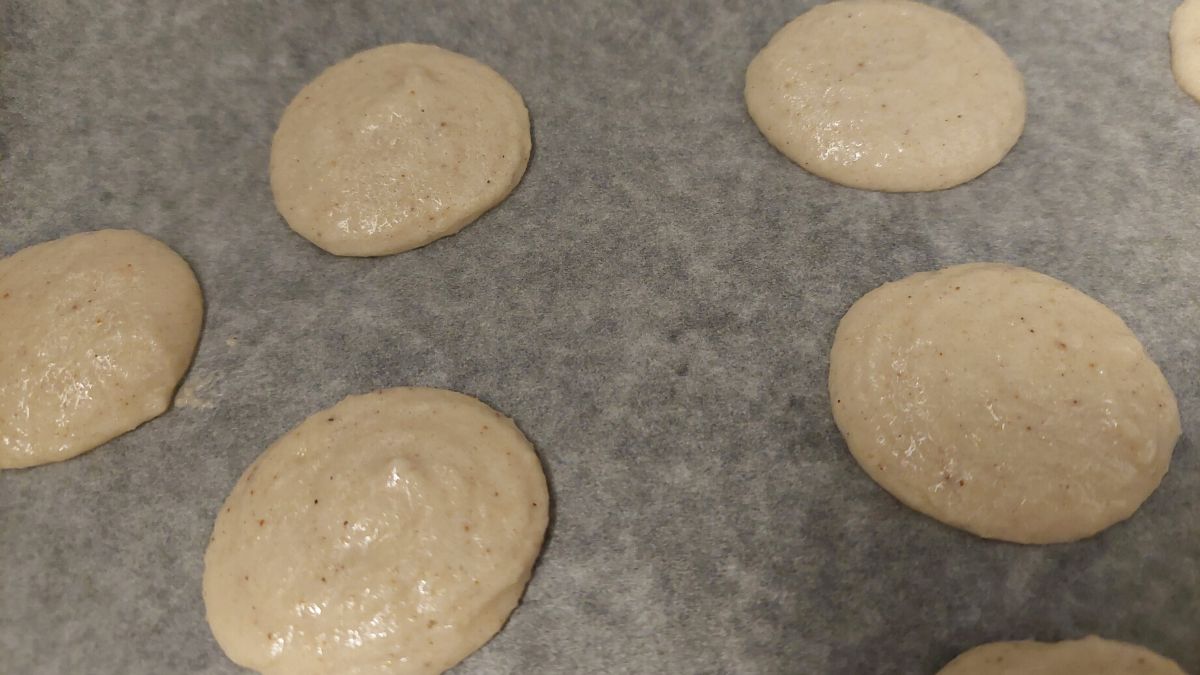 eggnog macarons